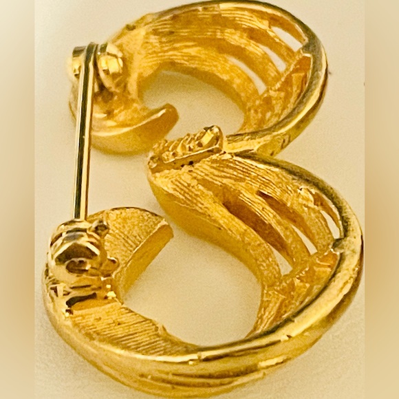 Vintage Signed Coro Gold Open Swirl Brooch - Picture 7 of 10